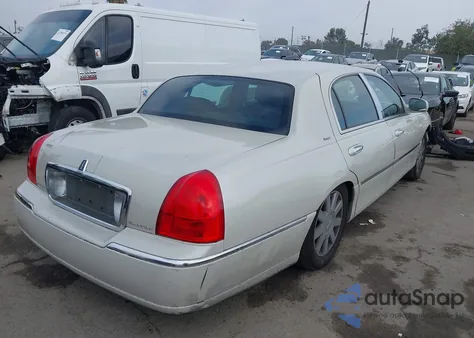 2007 Lincoln Town Car Designer Series from USA, damaged, VIN 1LNHM83W77Y604724